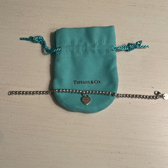 Return to Tiffany Blue heart Bracelet - Picture 4 of 6